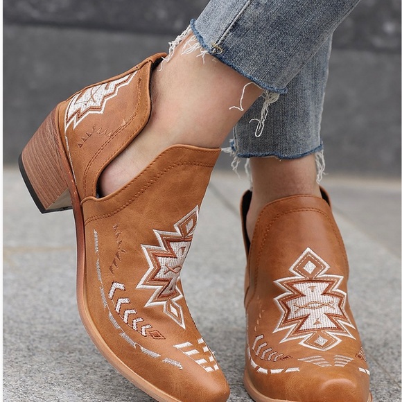 ☀️ BUTITI | Boho Booties | Side Cut | EURO 43, US 10. - Picture 4 of 15